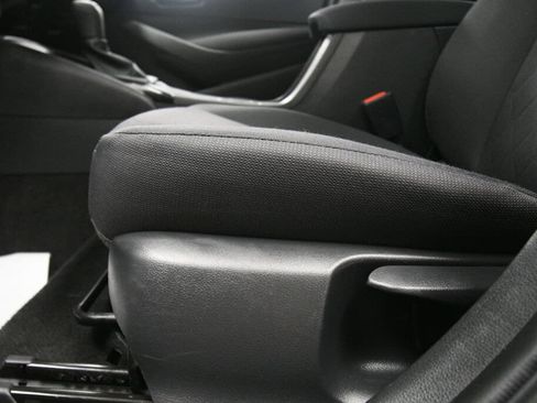 Used 2023 Toyota Corolla LE FWD image 11