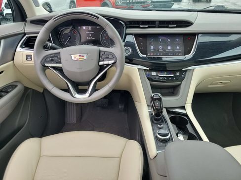 Used 2024 Cadillac XT6 Premium Luxury w/ Technology Package AWD/4WD image 12