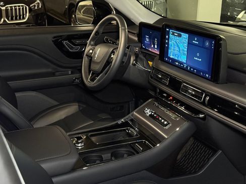 New 2026 Lincoln Aviator AWD image 8