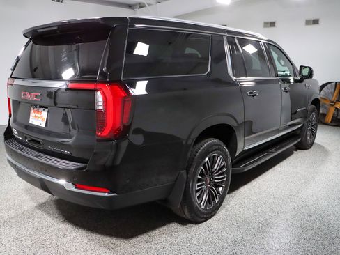 Used 2025 GMC Yukon XL Elevation w/ Elevation Premium Package image 7