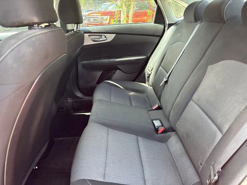 Used 2022 Kia Forte LXS FWD image 11
