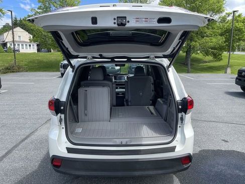 Certified 2019 Toyota Highlander XLE AWD/4WD image 25