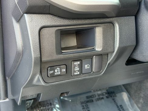 Used 2019 Toyota Tacoma TRD Sport image 13