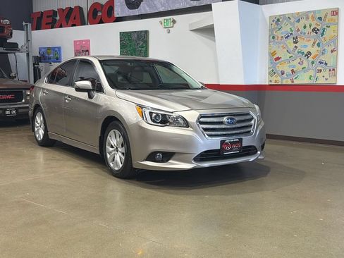Used 2016 Subaru Legacy 2.5i Premium AWD/4WD image 3