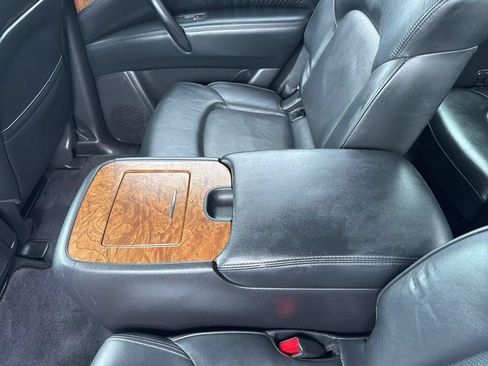 Used 2021 Nissan Armada SL w/ Captain's Chairs Package RWD image 28