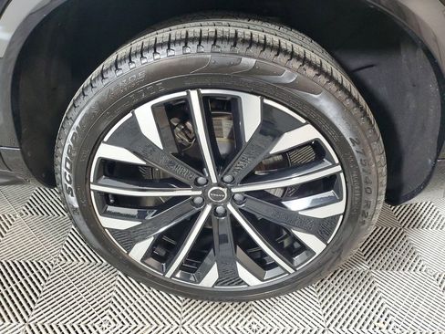Used 2025 Volvo XC90 B6 Plus image 13