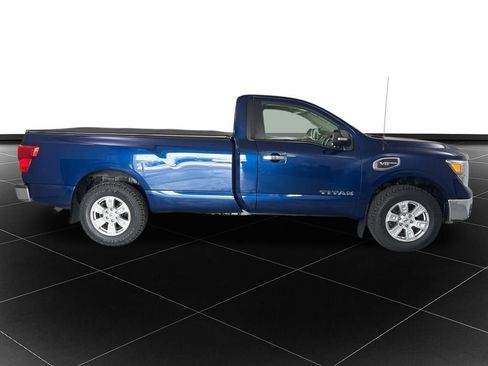 Used 2017 Nissan Titan SV AWD/4WD image 6