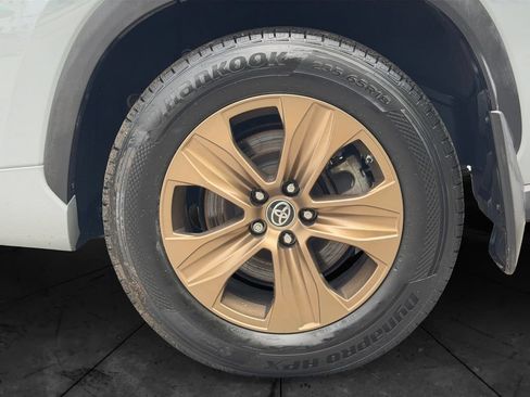 Used 2022 Toyota Highlander Bronze Edition AWD/4WD image 27