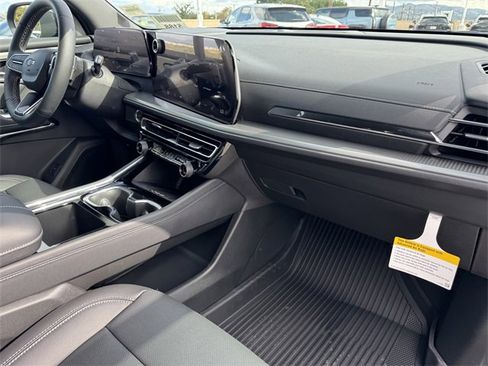 New 2026 Chevrolet Traverse LT w/ Midnight/Sport Edition image 6