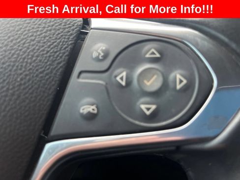 Used 2018 Chevrolet Traverse LT w/ LPO, Black Accent Package AWD/4WD image 5