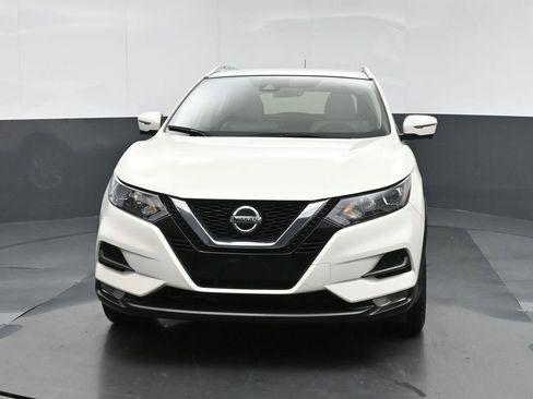 Used 2022 Nissan Rogue Sport SV w/ Technology Package image 2
