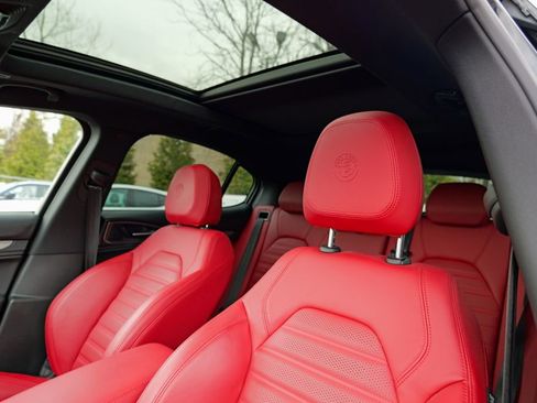 Used 2024 Alfa Romeo Stelvio Ti w/ Performance Driving Package image 24