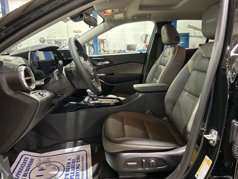 New 2026 Chevrolet Trax ACTIV w/ Sunroof Package image 18