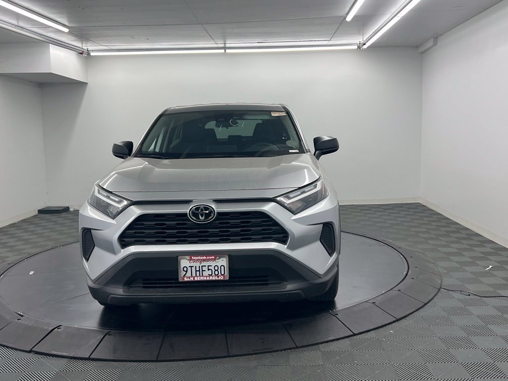 Used 2025 Toyota RAV4 LE AWD/4WD image 3
