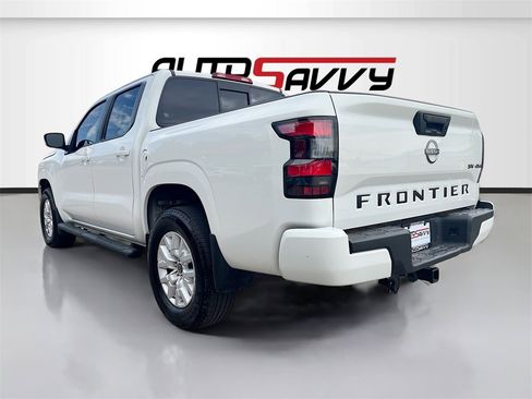 Used 2022 Nissan Frontier SV image 5