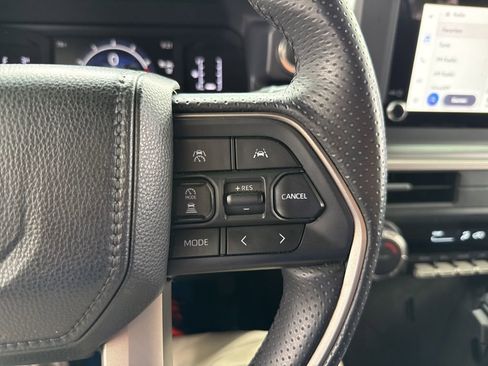 Used 2025 Toyota 4Runner SR5 image 30