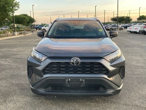 Used 2021 Toyota RAV4 LE image 2