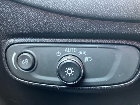 Used 2019 Chevrolet Equinox LT image 14