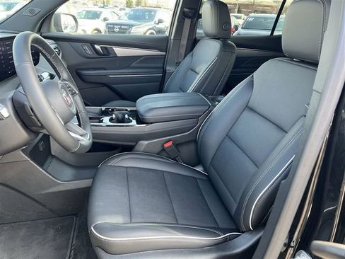 Certified 2025 Buick Enclave Preferred image 18