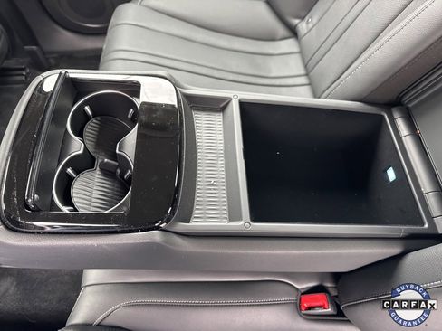 Used 2024 Genesis G80 image 39