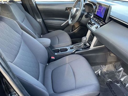Used 2024 Toyota Corolla Cross LE FWD image 45