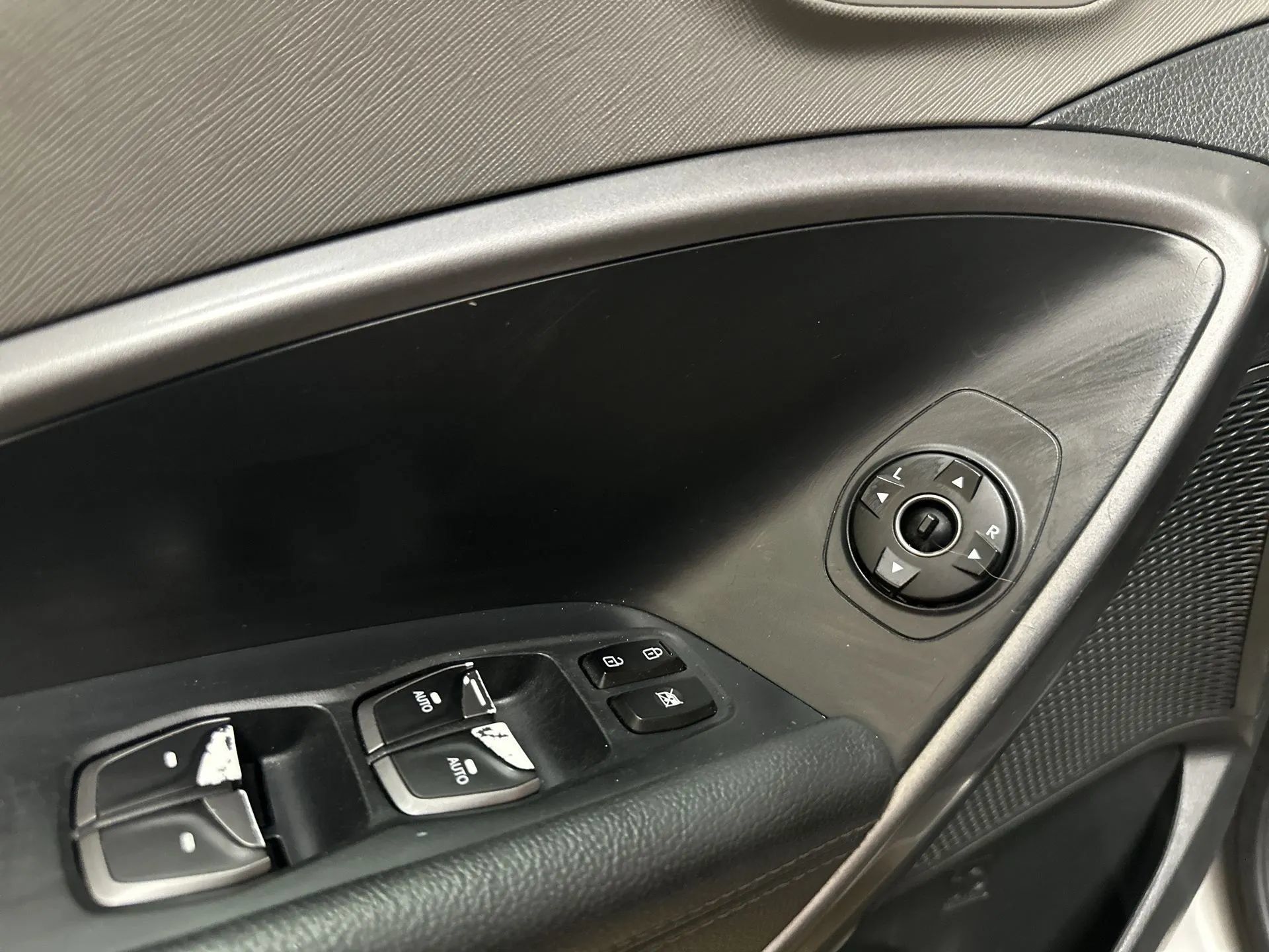 Used 2018 Hyundai Santa Fe Sport w/ 2.4L Value Package 02 FWD image 15