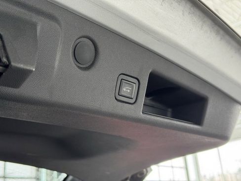 Used 2019 Chevrolet Equinox LT image 38