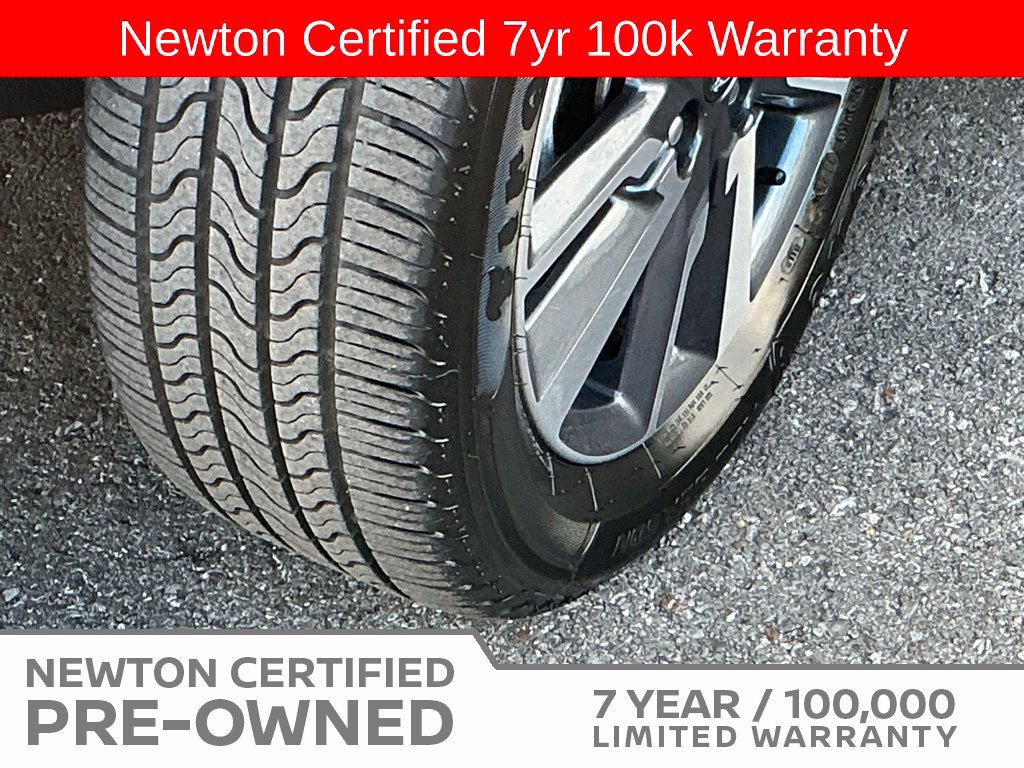 Used 2023 Nissan Versa SV FWD image 37
