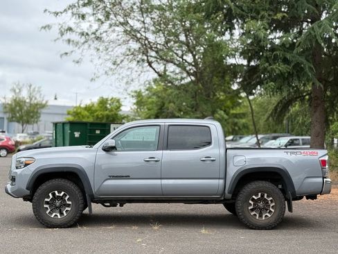 Used 2020 Toyota Tacoma TRD Off-Road AWD/4WD image 2