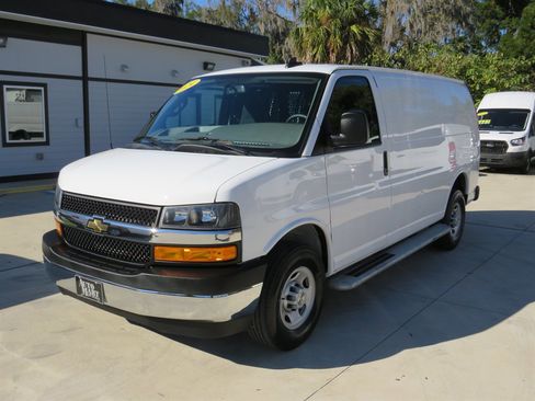 Used 2024 Chevrolet Express 2500 w/ Driver Convenience Package image 3
