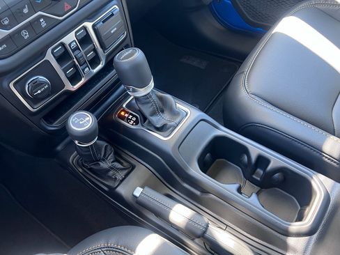 New 2026 Jeep Gladiator Sport AWD/4WD image 23