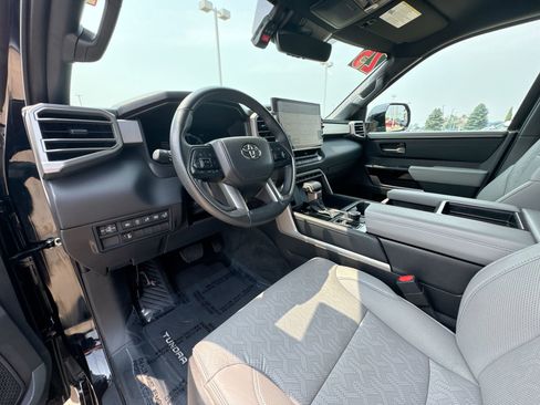 Used 2025 Toyota Tundra Limited image 47