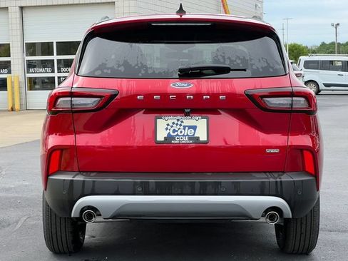 New 2024 Ford Escape SE FWD image 37