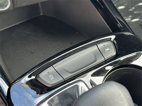 Used 2024 Chevrolet Trax LT w/ Driver Confidence Package image 22