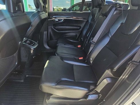 Used 2018 Volvo XC90 T5 Momentum w/ Convenience Package FWD image 17