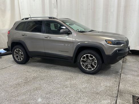 Used 2021 Jeep Cherokee Trailhawk w/ Technology Group AWD/4WD image 7