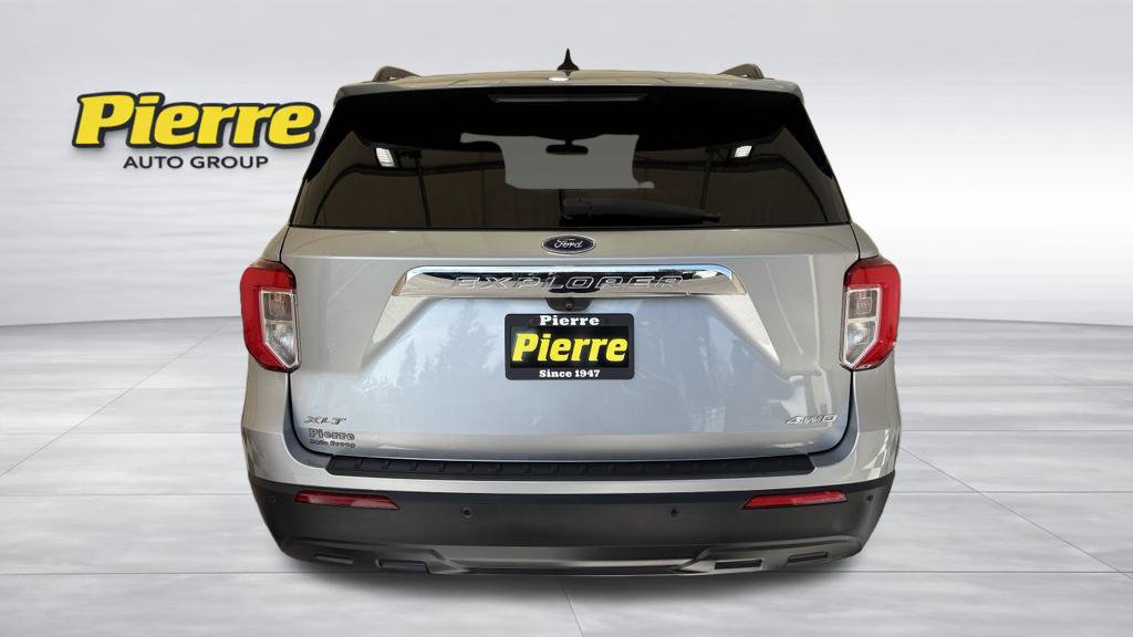 Used 2022 Ford Explorer XLT AWD/4WD image 3