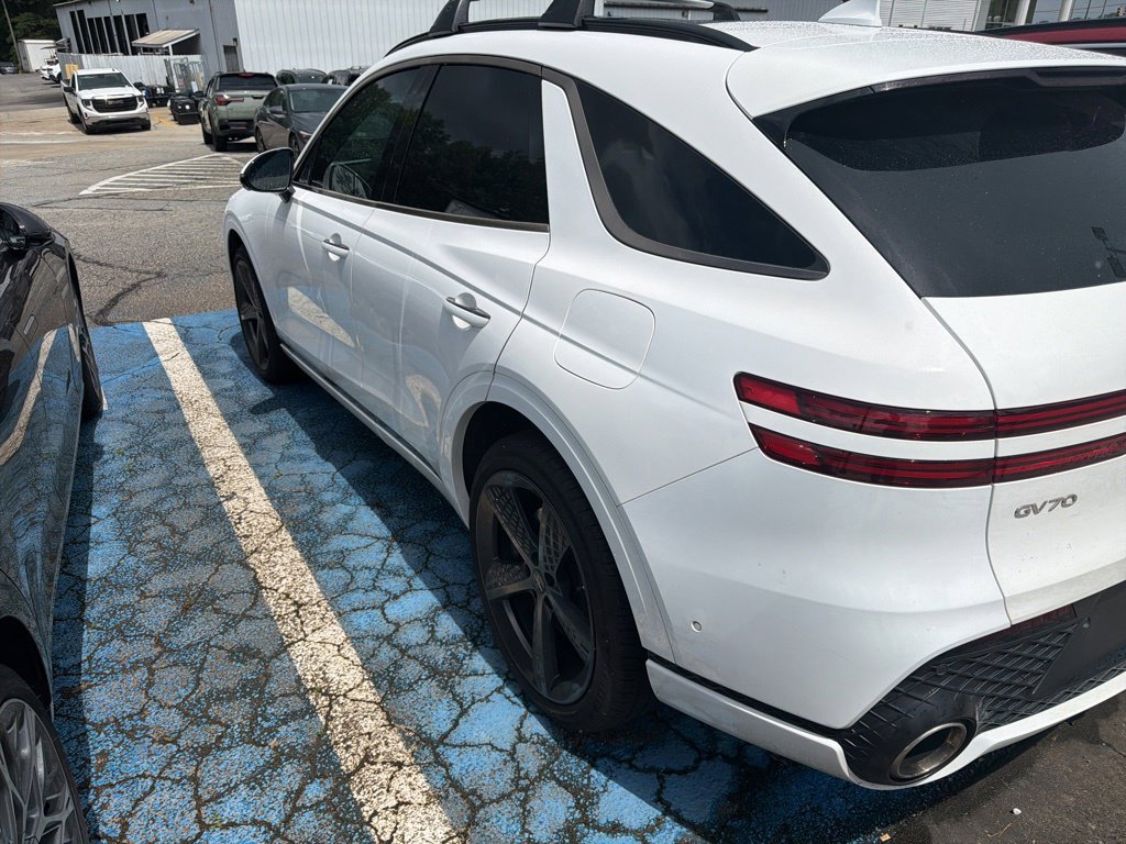Used 2023 Genesis GV70 3.5T Sport w/ Sport Prestige Package AWD/4WD image 3