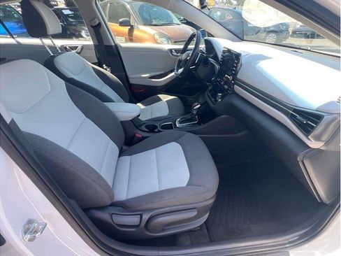 Used 2020 Hyundai Ioniq SE FWD image 12