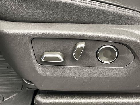 Certified 2025 GMC Yukon Denali w/ Sun & Power Step Package AWD/4WD image 12