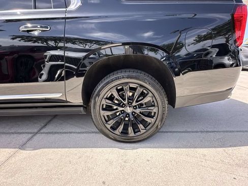 Used 2022 GMC Yukon XL Denali RWD image 18