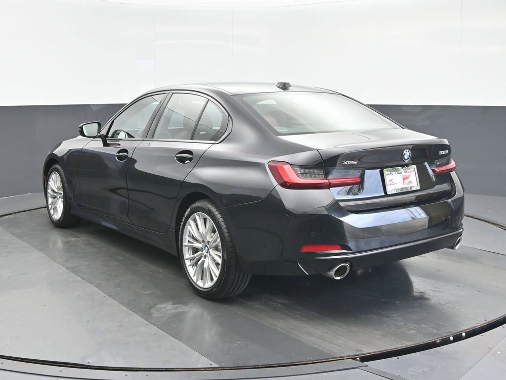 Used 2023 BMW 330i xDrive Sedan w/ Premium Package AWD/4WD image 5