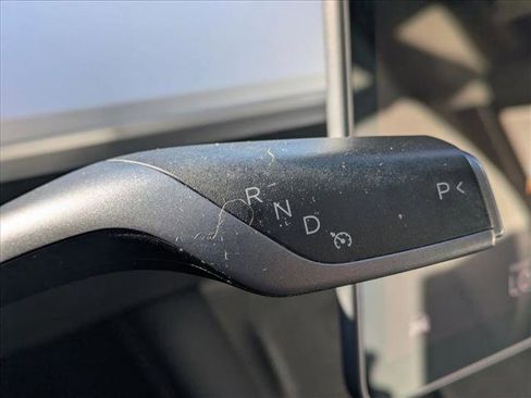 Used 2022 Tesla Model Y Performance image 12