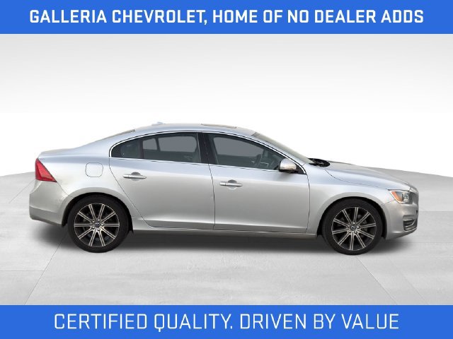 Used 2018 Volvo S60 T5 Inscription Platinum w/ Climate Package AWD/4WD image 2