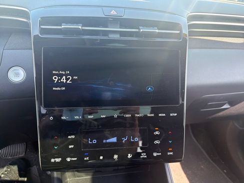 Certified 2024 Hyundai Tucson SEL AWD/4WD image 18