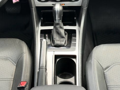 Used 2012 Volkswagen Passat 2.5 SE image 18