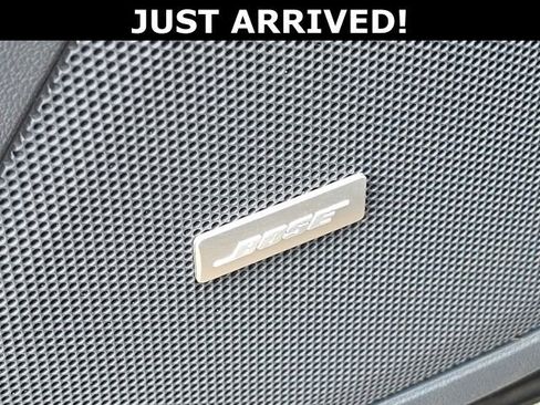Used 2022 Chevrolet Blazer LT w/ Sound & Technology Package FWD image 11