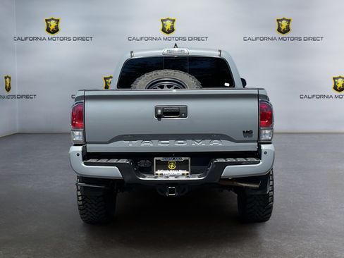 Used 2021 Toyota Tacoma TRD Sport w/ Technology Package AWD/4WD image 6