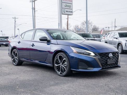 Used 2024 Nissan Altima 2.5 SR image 7