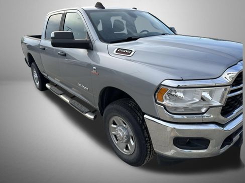 Used 2022 RAM 2500 Big Horn AWD/4WD image 4